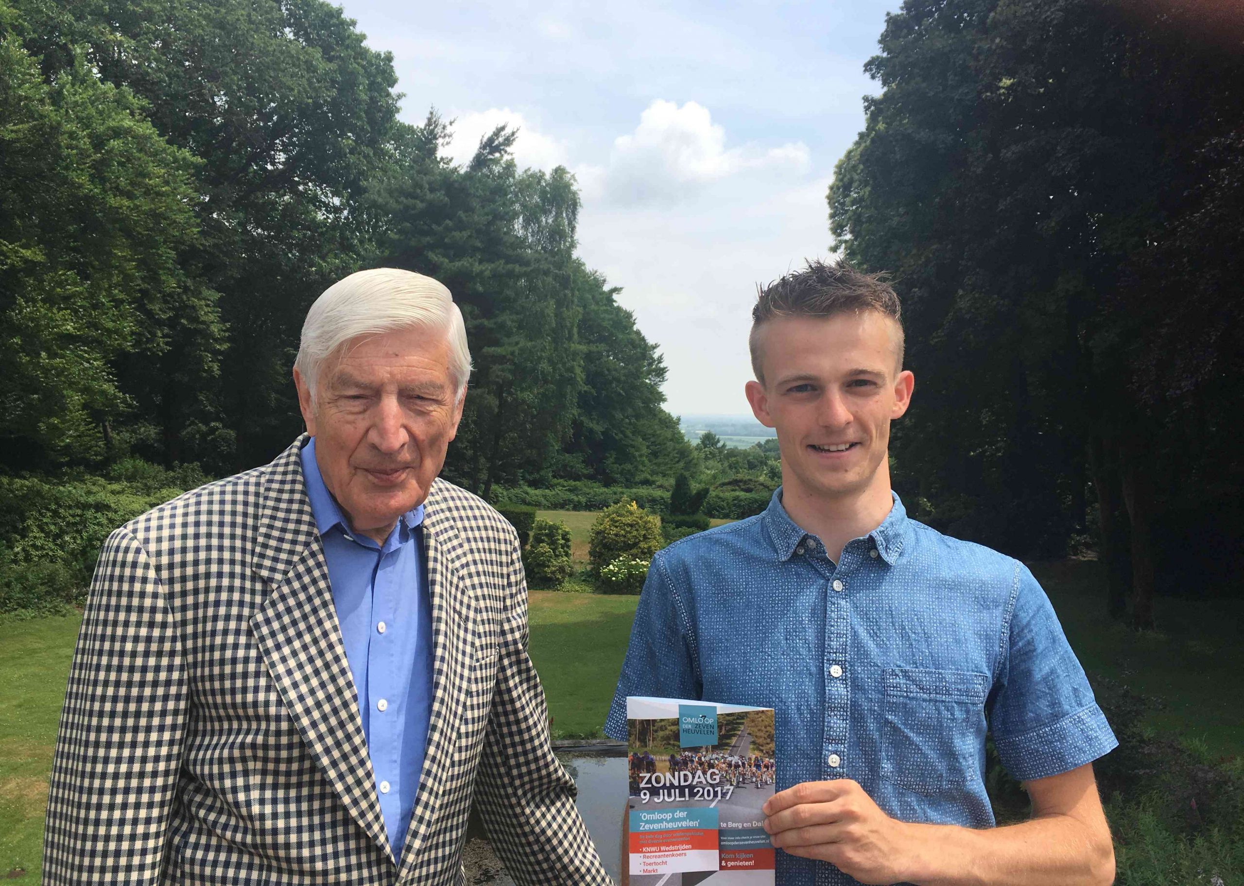 OudPremier Dries van Agt geeft startschot Omloop der Zevenheuvelen Omloop der Zevenheuvelen OudPremier Dries van Agt geeft startschot Omloop der Zevenheuvelen Omloop der Zevenheuvelen